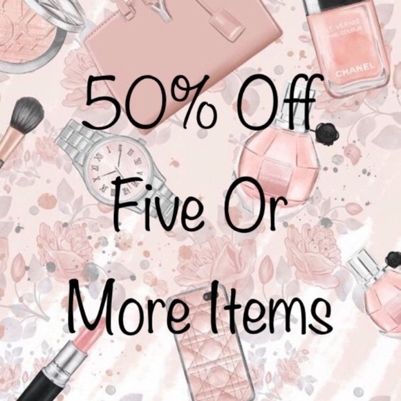 Old Navy white/black striped V neck relaxed tshirt - Picture 6 of 6